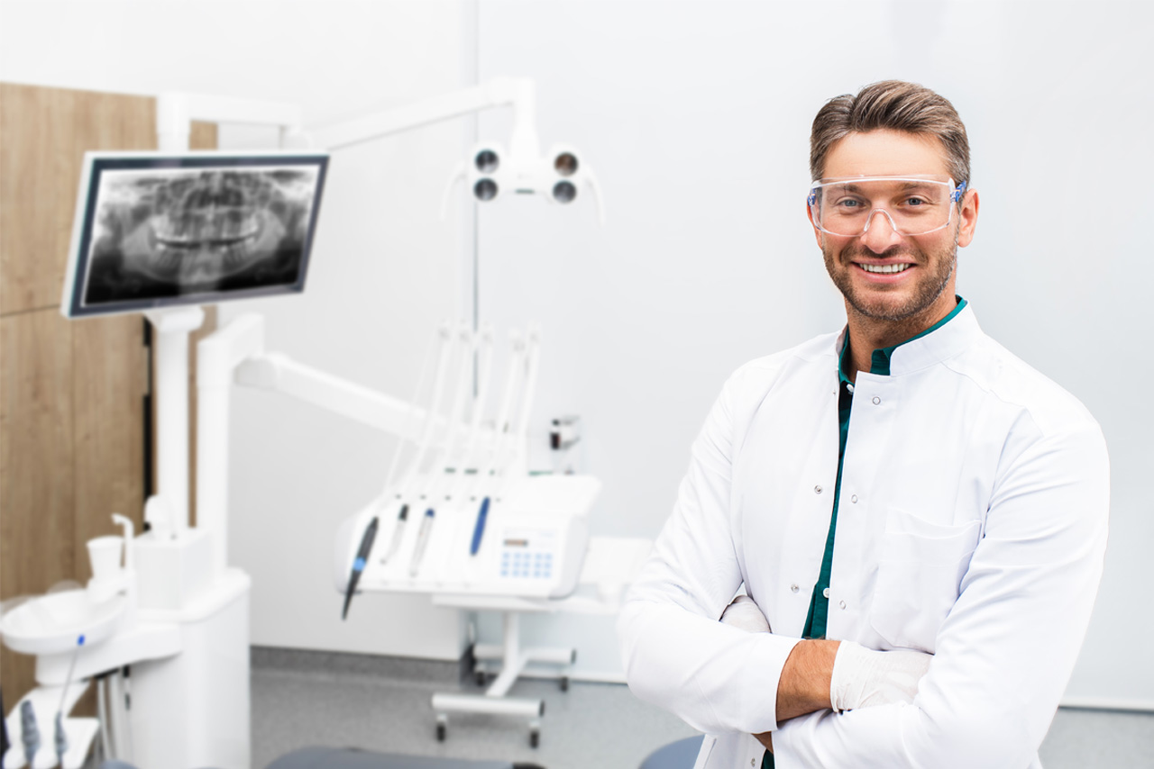 01-smilingdentist